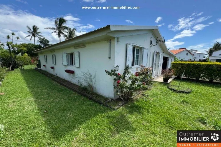 Giardino - Single-Storey House with Large Garden in Sainte-Suzanne