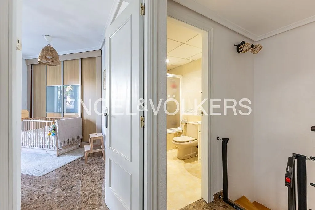 Entrée - Duplex with Balcony in Sant Isidre