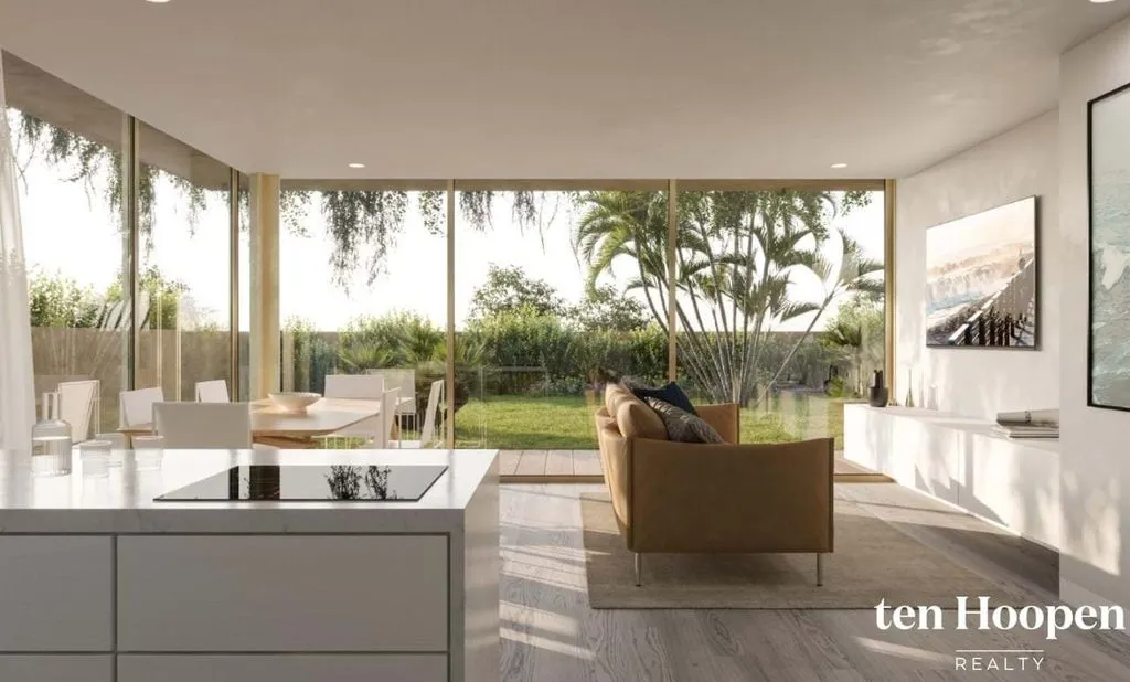 Luxury Townhouse with Private Pool in Praia Da Luz