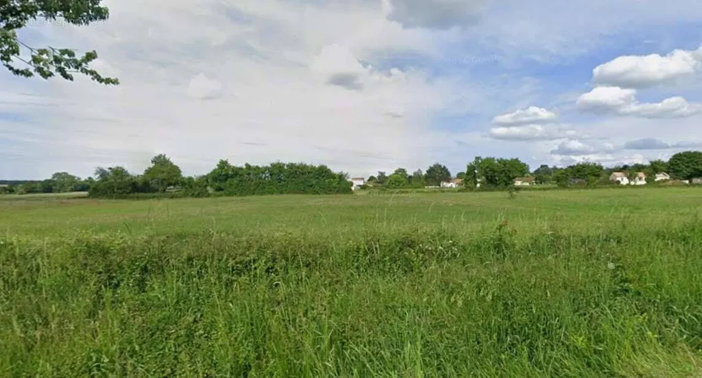 Aed - Viabilised Plot with 20m Façade in Sillars