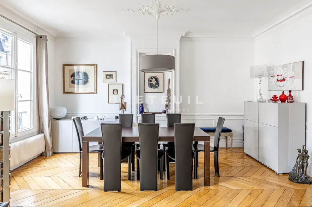 Salle à manger - Appartement en Pierre de Taille avec Vue Sud-Ouest à Paris