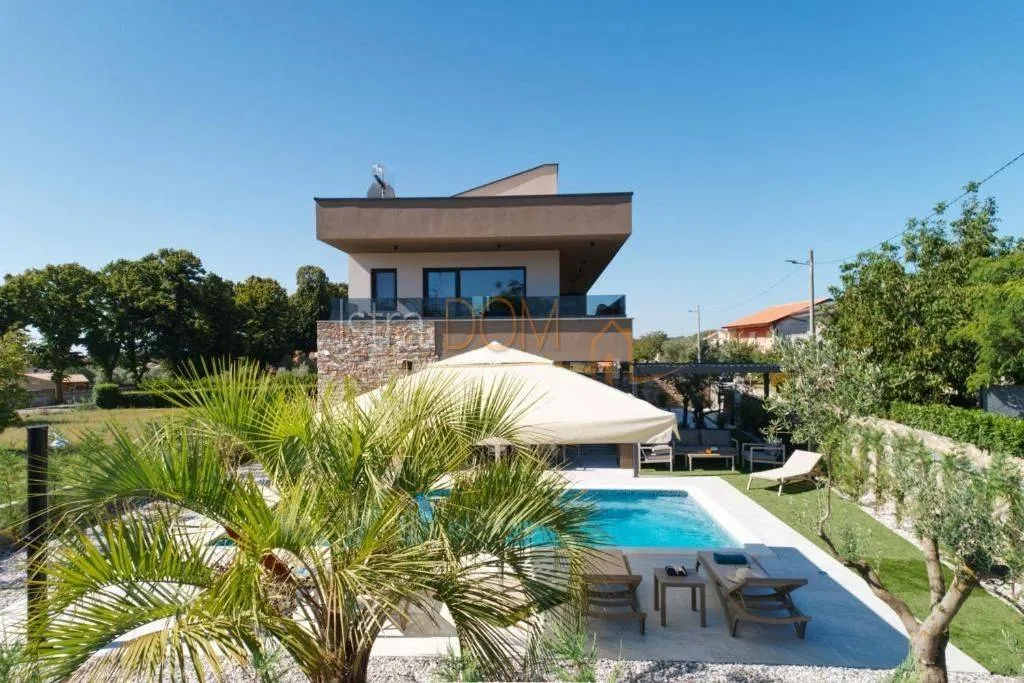 Bassein - Modern Villa with Pool in Marčana