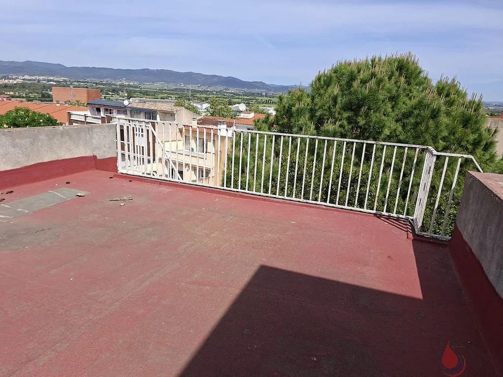 Terrass - Château with Terrace in L'Arboç Centre