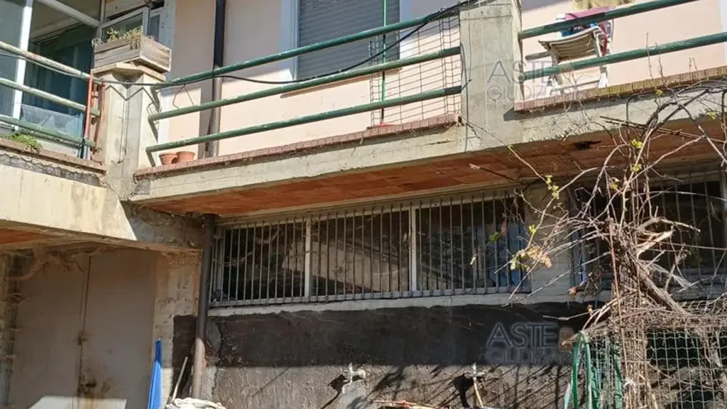 Terrace - Villa with Storage in Leini