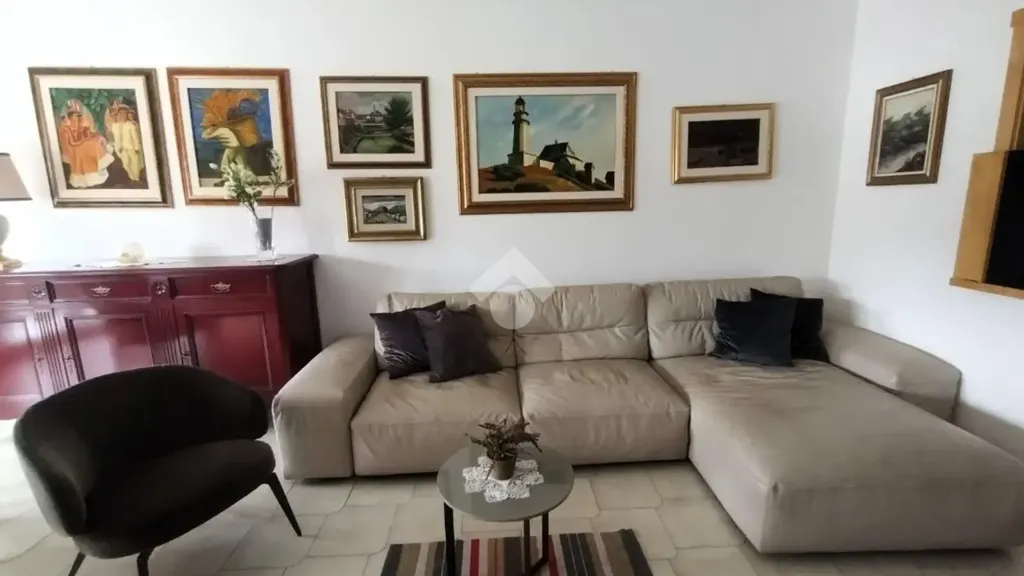 Séjour - Spacious Apartment with Balcony in Castrolibero