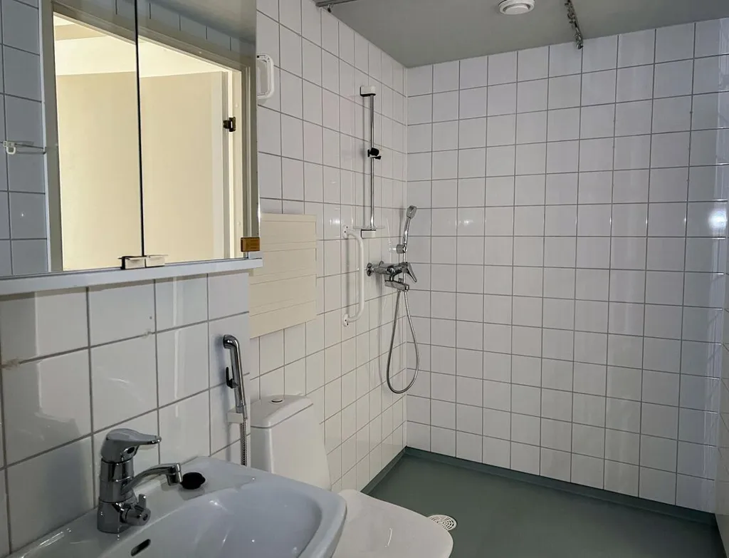 Vannitoad - Senior-Friendly Flat with Sauna in Tikkurila, Vantaa