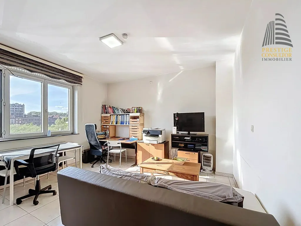 Kabinet - Studio with Canal View in Anderlecht