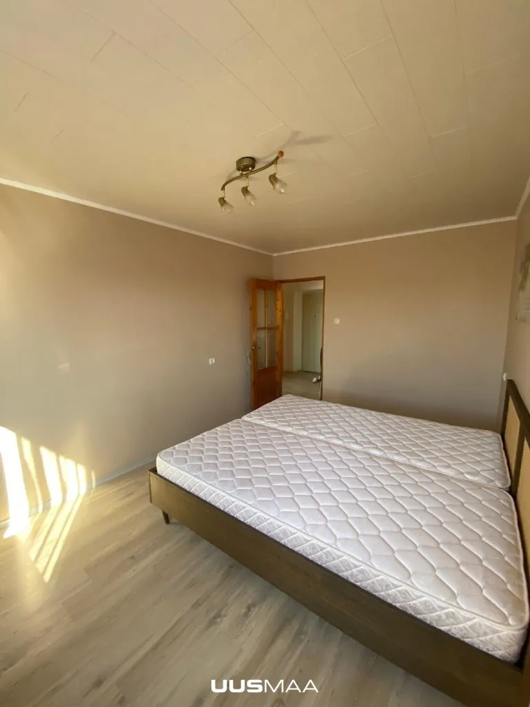 Magamistoad - Renovated Flat with Lake View in Valgusküllane