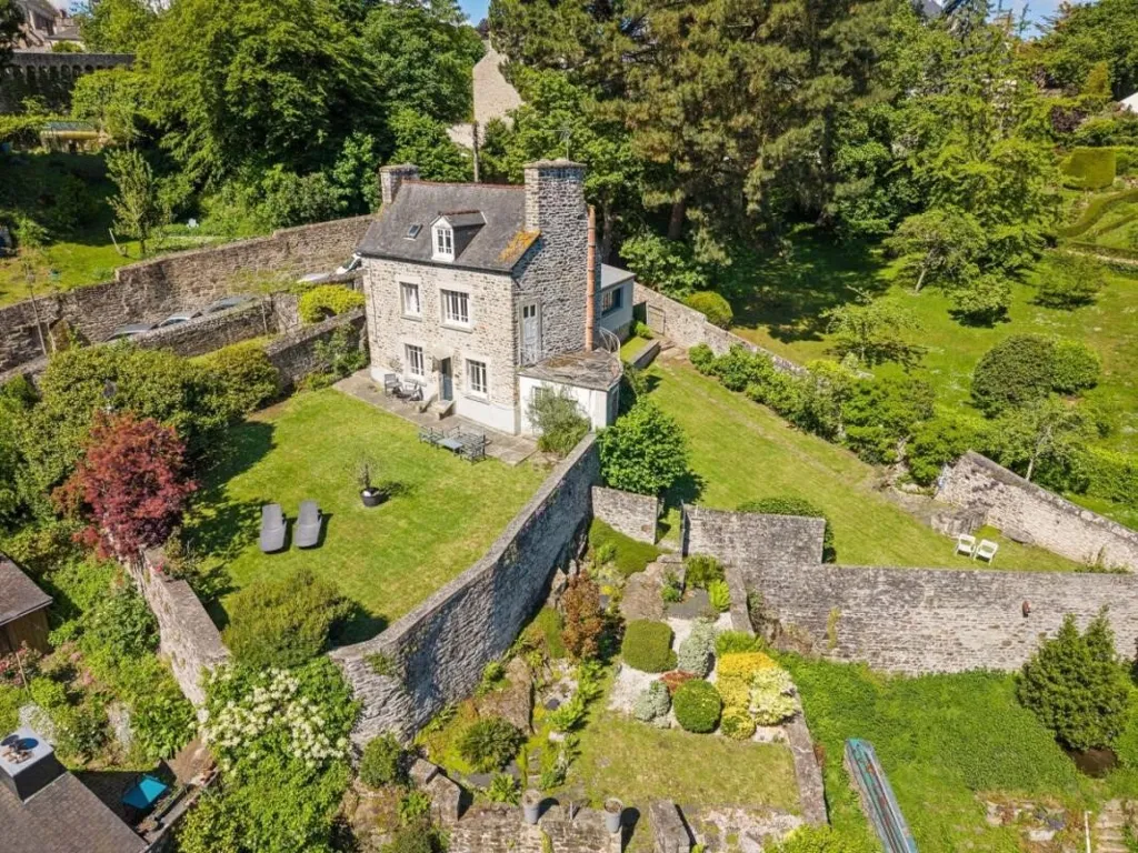Õhuvaade - Stone House with Panoramic View in Dinan