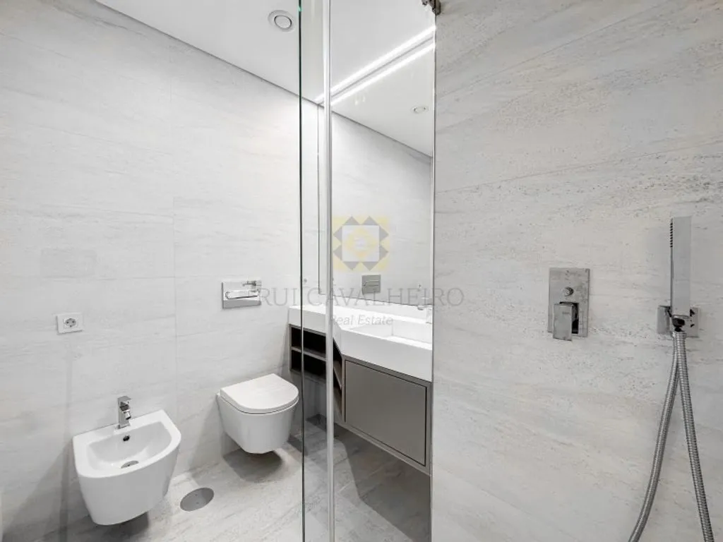 Vannitoad - Luxury Penthouse with Sea View in Matosinhos
