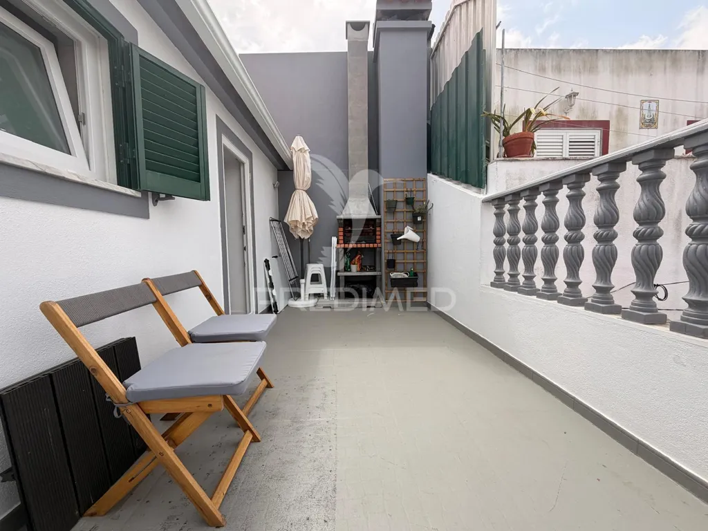 Terrasse - Renovated T2 House in Quinta do Anjo Centre