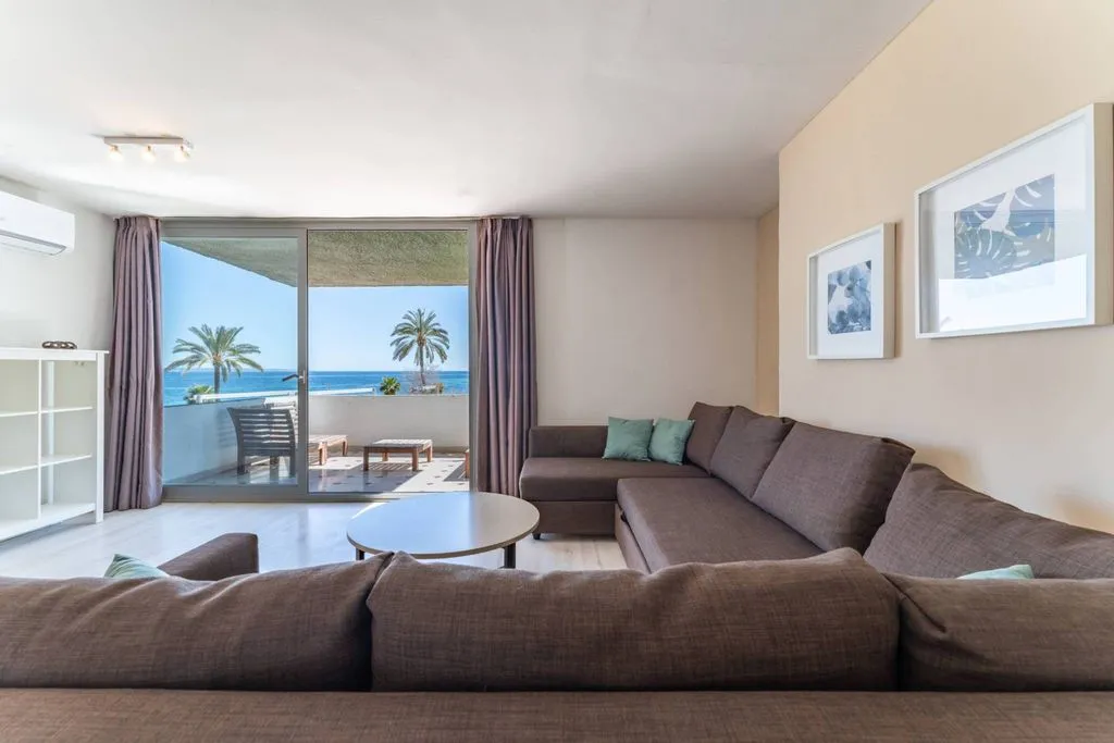 Elutuba - Seafront Apartment with Balcony in Magaluf