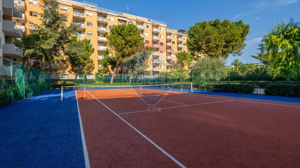 Välivaade - Quadrilocale with Balcony and Park View in Bari