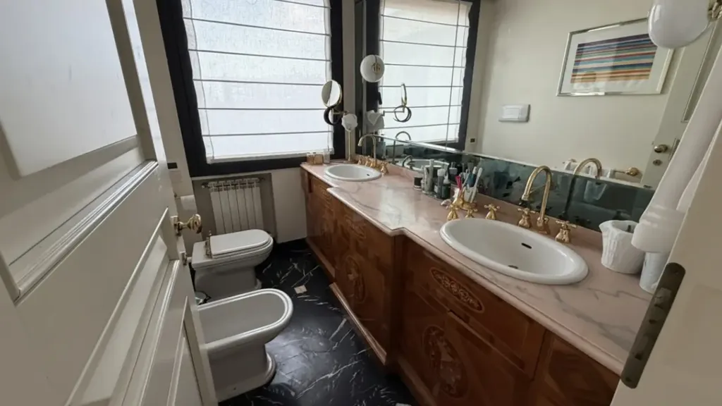 Salles de bain - Penthouse with Terrace in Padua's Historic Centre