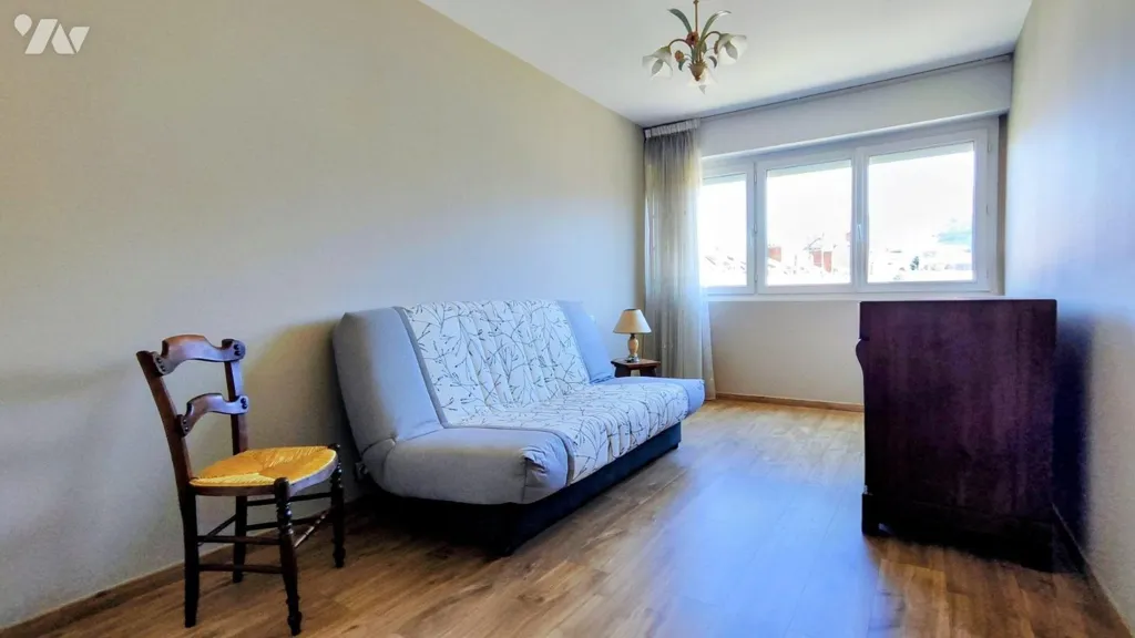 Chambres - Appartement Lumineux avec Balcons à Chambéry