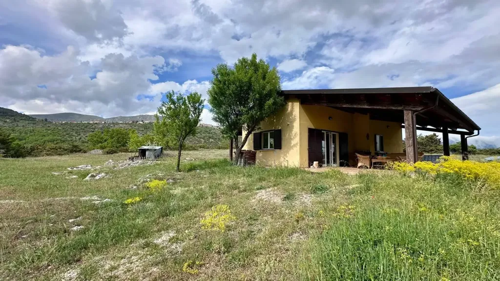 Extérieur - Independent House with Panoramic View in Carapelle Calvisio