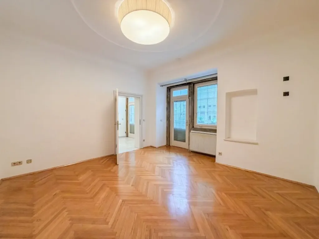 Toad - Historic Altbau Apartment in Vienna Centre
