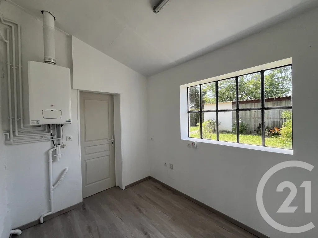 Toad - Detached House with Workshop in Châtellerault