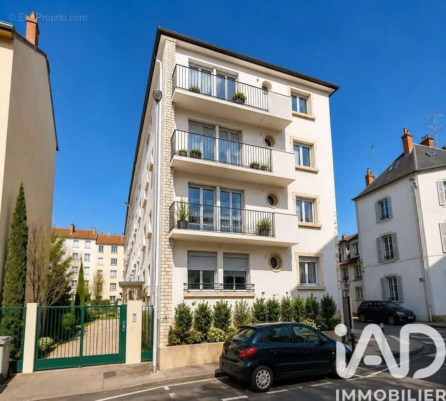 Extérieur - Appartement Rénové avec Balcon à Dijon
