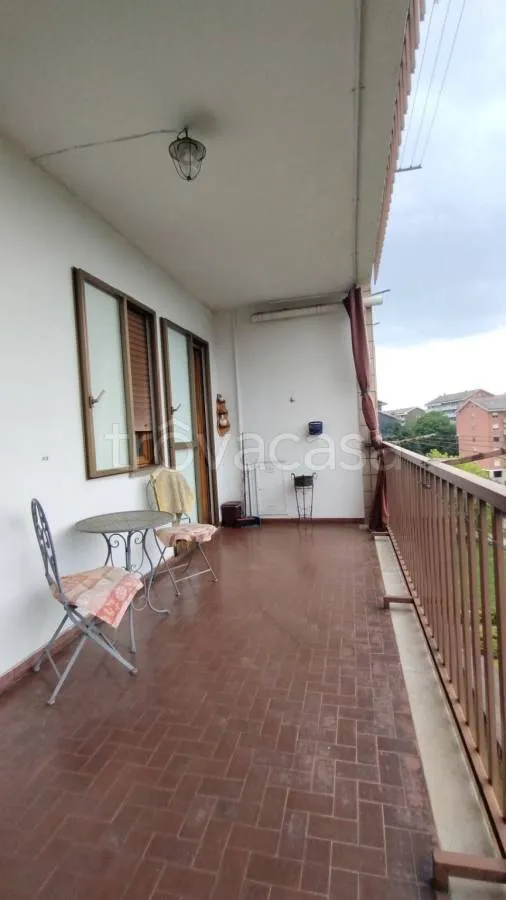 Balcon - Spacious Apartment with Balcony Views in Torino