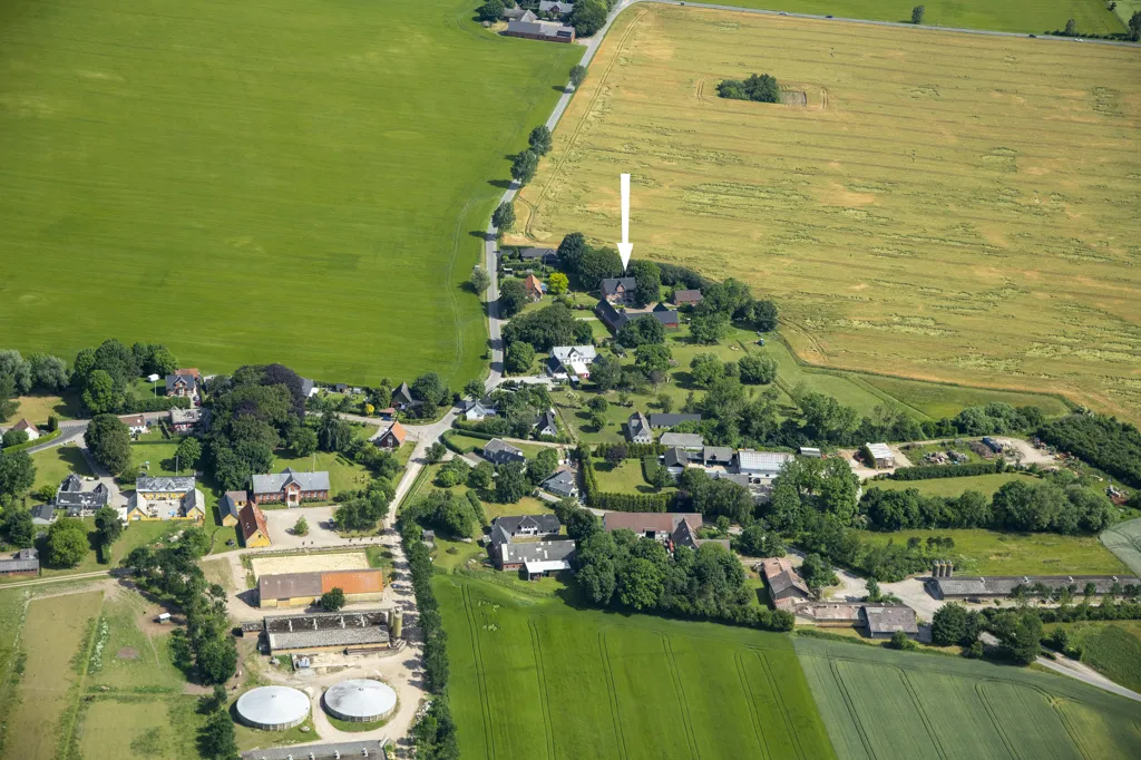 Õhuvaade - Classic Farmhouse with Stable in Kosterslev