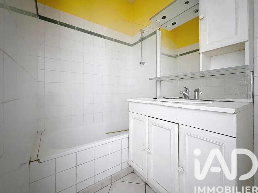 Salles de bain - Appartement avec jardin commun à Boulevard Gambetta