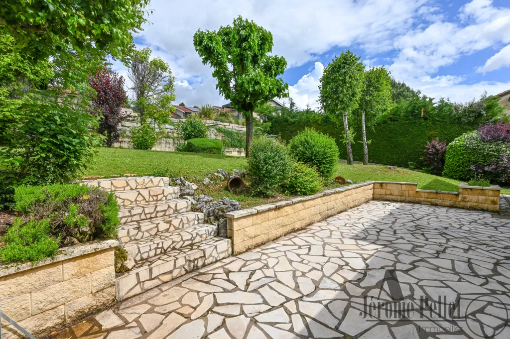 Aed - Semi-Basement House with Panoramic View in Communay