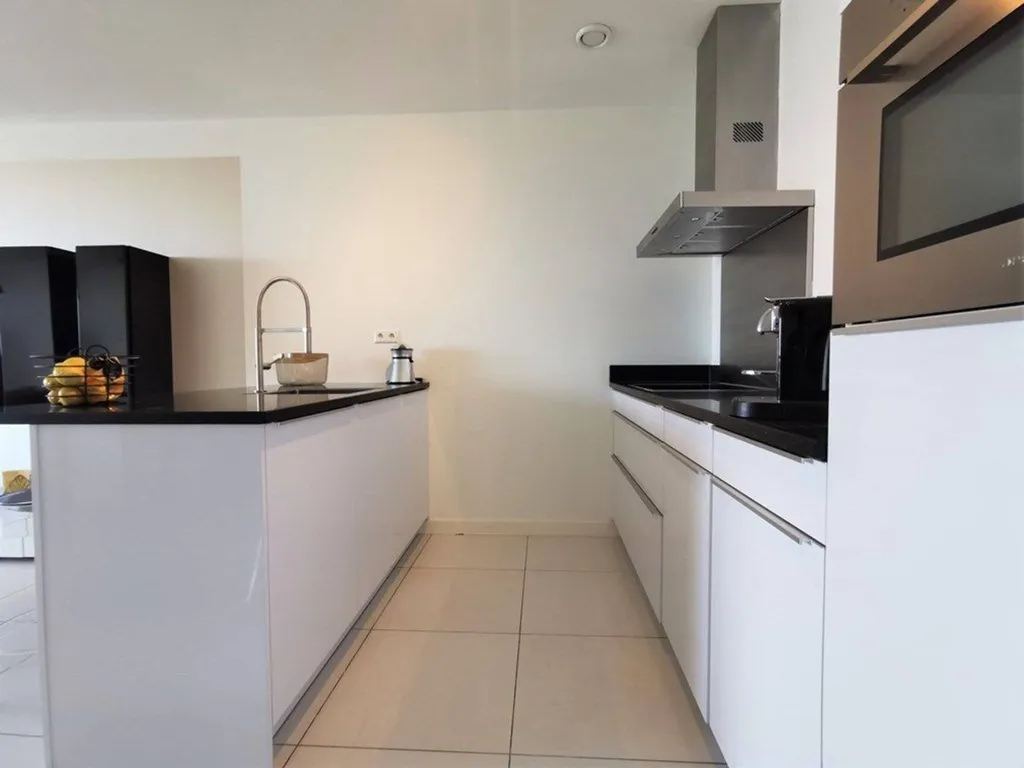 Cuisine - 2-Bedroom Apartment with Balcony in Rotterdam Centre