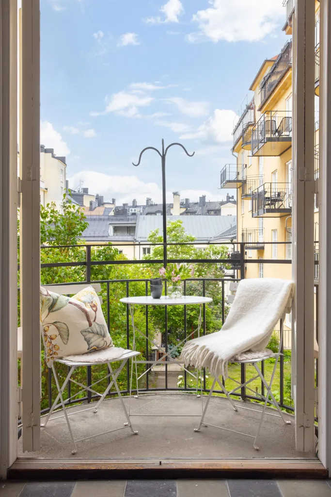 Rõdu - Twin-Unit Flat with City Views in Vasastan