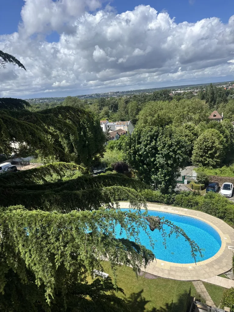 Bassein - Traversing Flat with Balcony in Prestigious Residence
