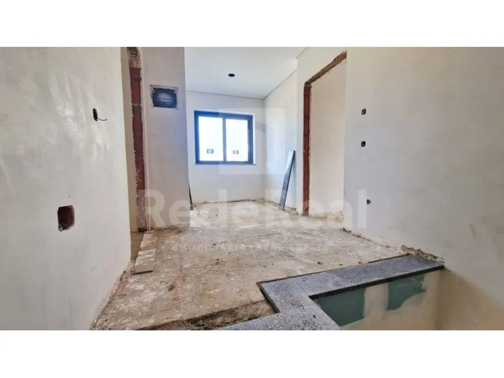 Esik - Luxury Semi-Detached House with Solar Panels in Algoz
