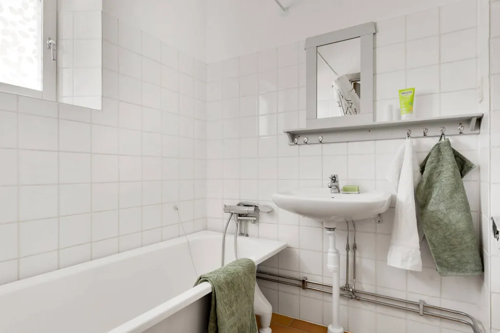 Bathrooms - Apartment with Garden in Nibble Skogsbrynsby