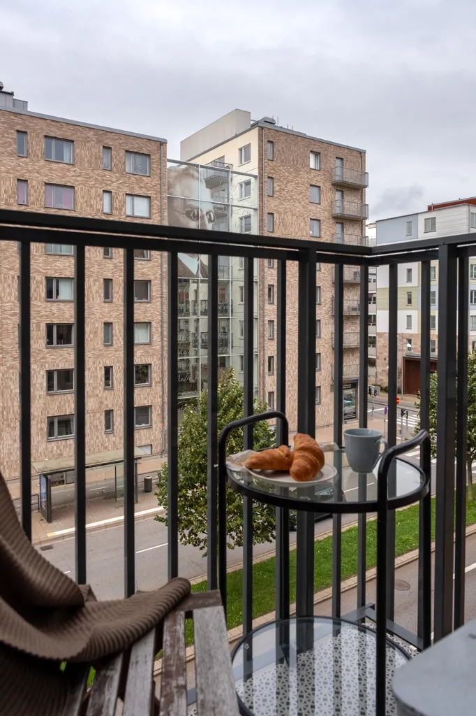 Balcon - Modern Apartment with Two Balconies in Kvillebäcken