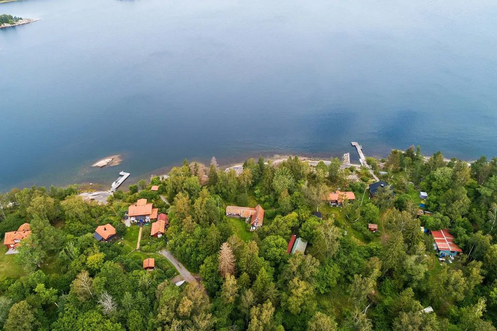 Vista aerea - House with Seafront Plot on Blidö