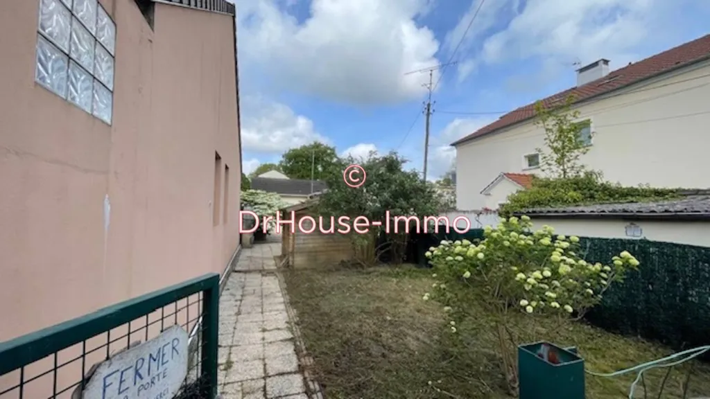 Jardin - Maison avec Dépendance et Local à Chelles, Proche RER E