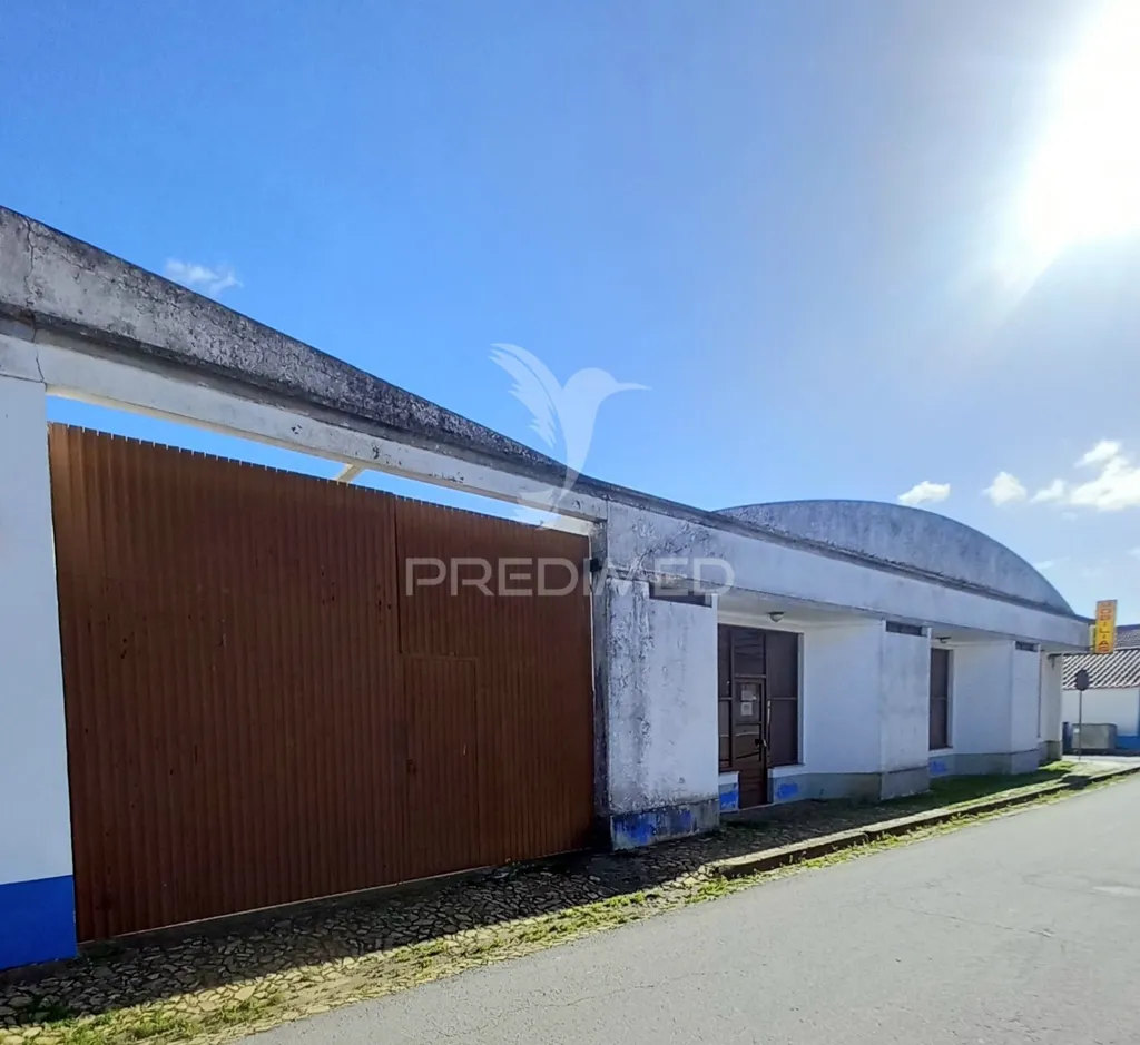 Extérieur - Commercial Space with Conversion Potential in Redondo