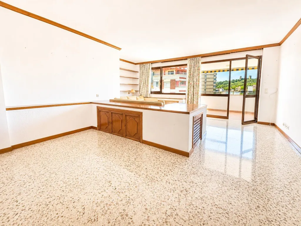 Elutuba - Flat with Castle Views in Palma de Mallorca