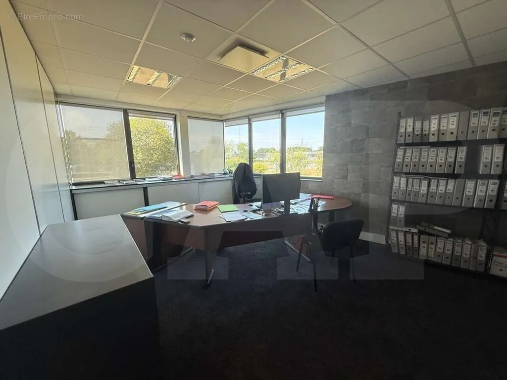 Kabinet - Office Space with Private Parking in Vern-sur-Seiche