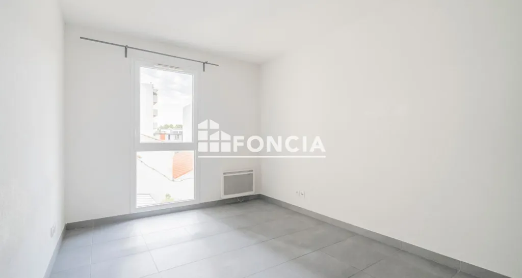Appartement T3 avec Terrasse et Box dans Résidence BBC