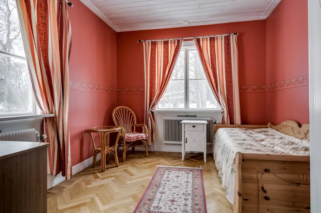 Magamistoad - Multi-Use Property with Historic Charm in Borgvik