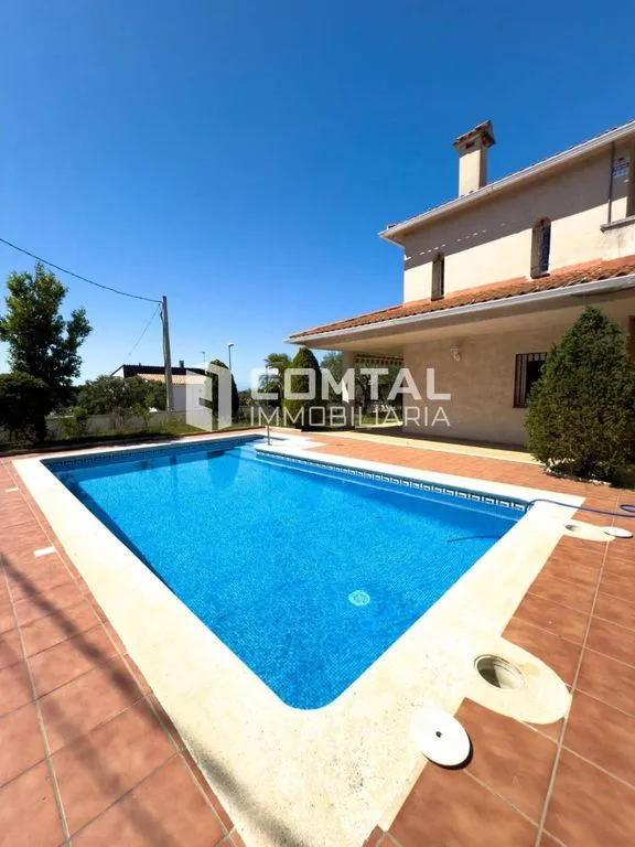 Pool - Luxury Detached House with Private Pool in Cubelles