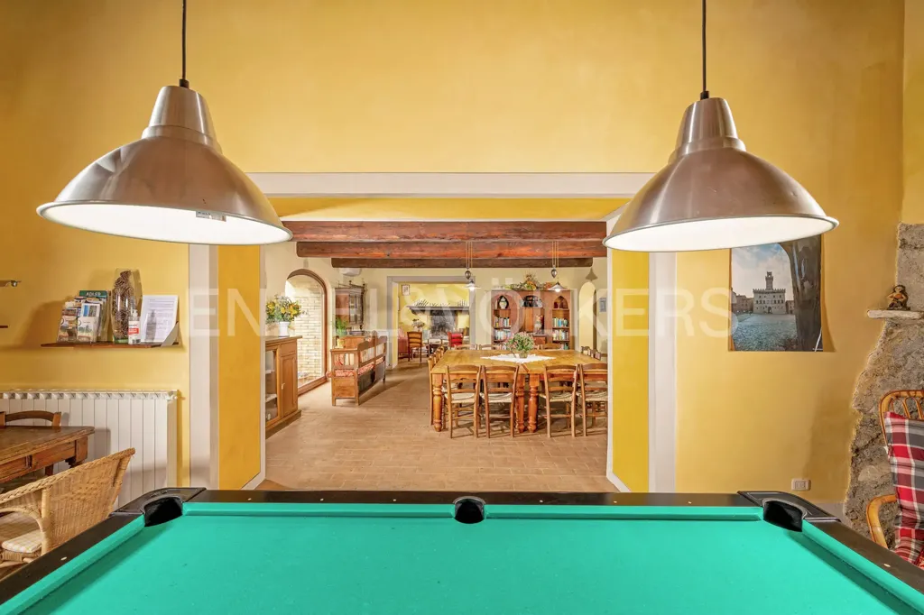 Toad - Rural Complex with Pool in Val d'Orcia