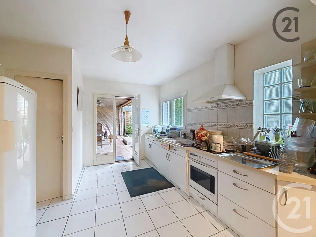 Cuisine - Maison avec Deux Bâtiments à Sainte-Savine