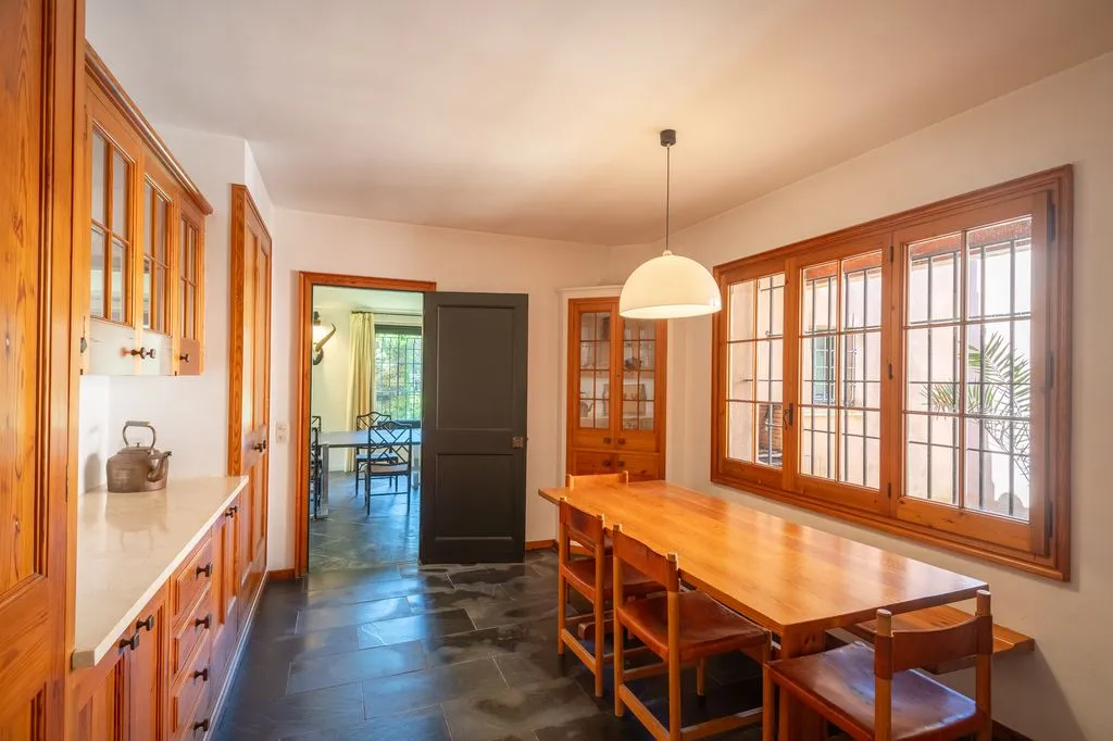 Sala da pranzo - Luxury House with Historic Tower in Mont-ras