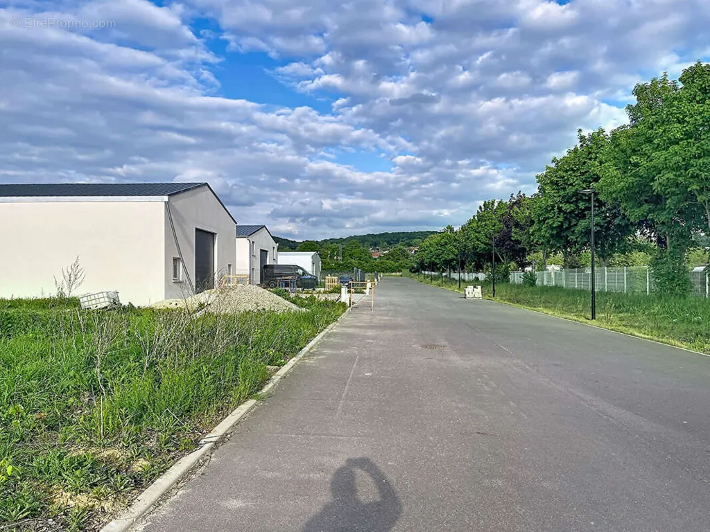 Exterior - Commercial Plot with Easy Access in Villiers Saint Frédéric