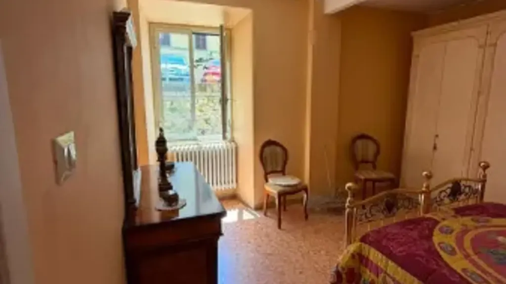 Chambres - Rear-Facing Apartment in Frosinone Centre