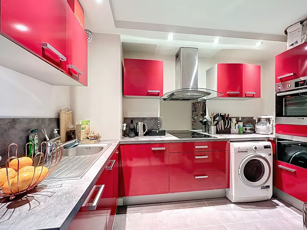 Cucina - Spacious Apartment with Terrace in Suresnes Centre