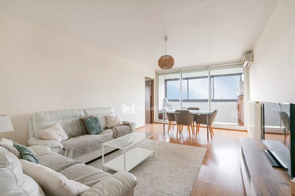 Séjour - Appartement 5 Pièces avec Vue Panoramique à Apt