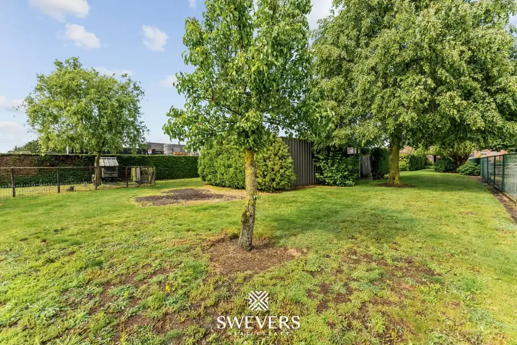 Jardin - Maison à Deux Unités avec Terrasse à Diepenbeek