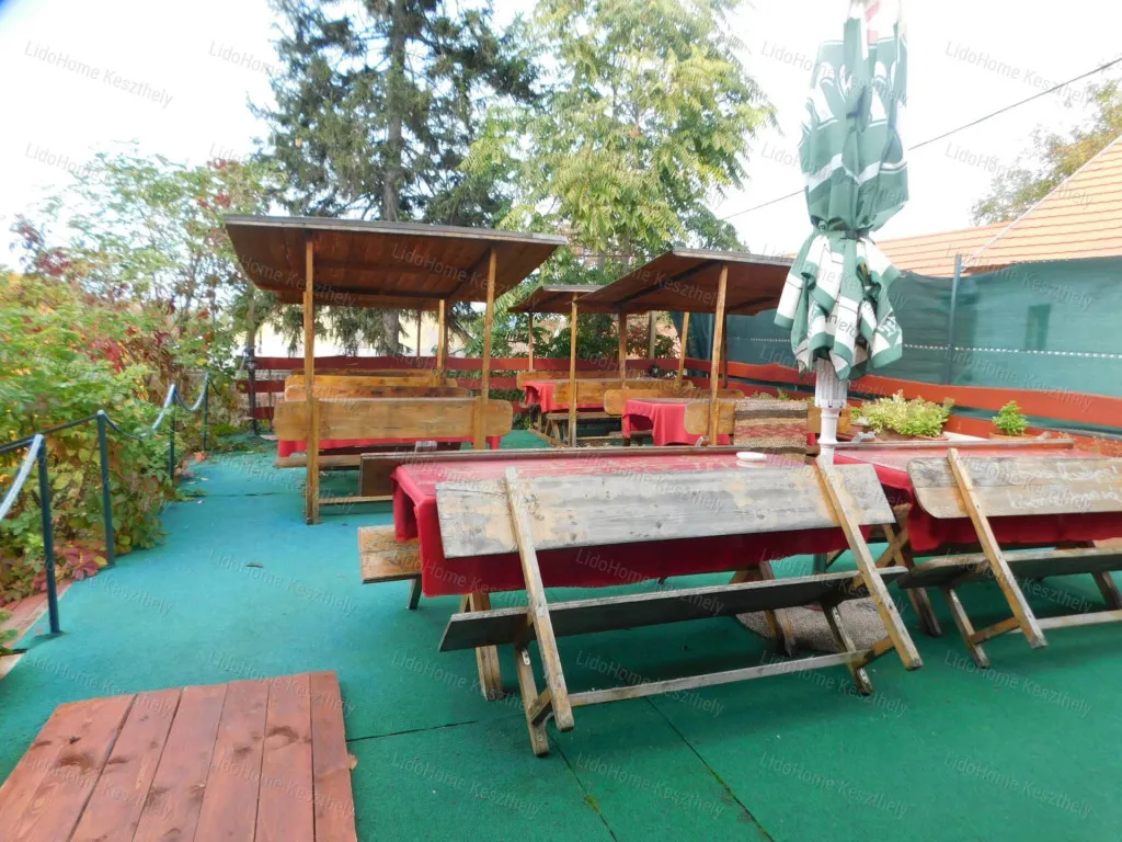 Terrace - Traditional Hungarian Restaurant in Kővágóörs